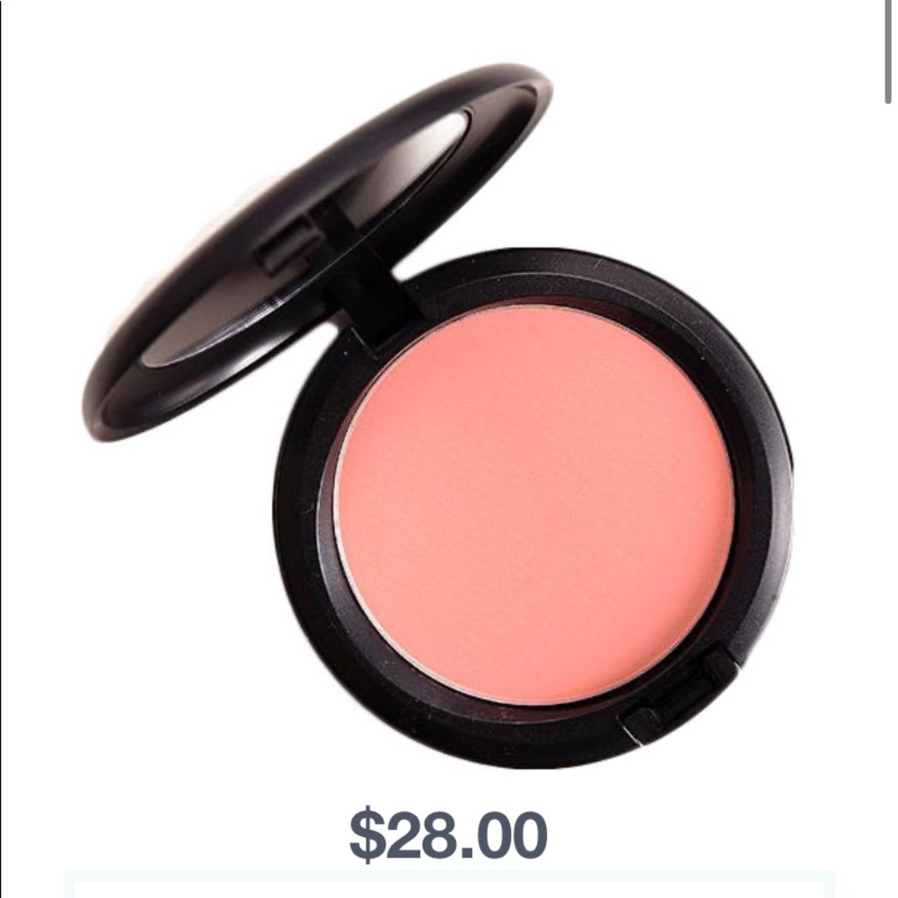 New mac alpha girl loose powder
